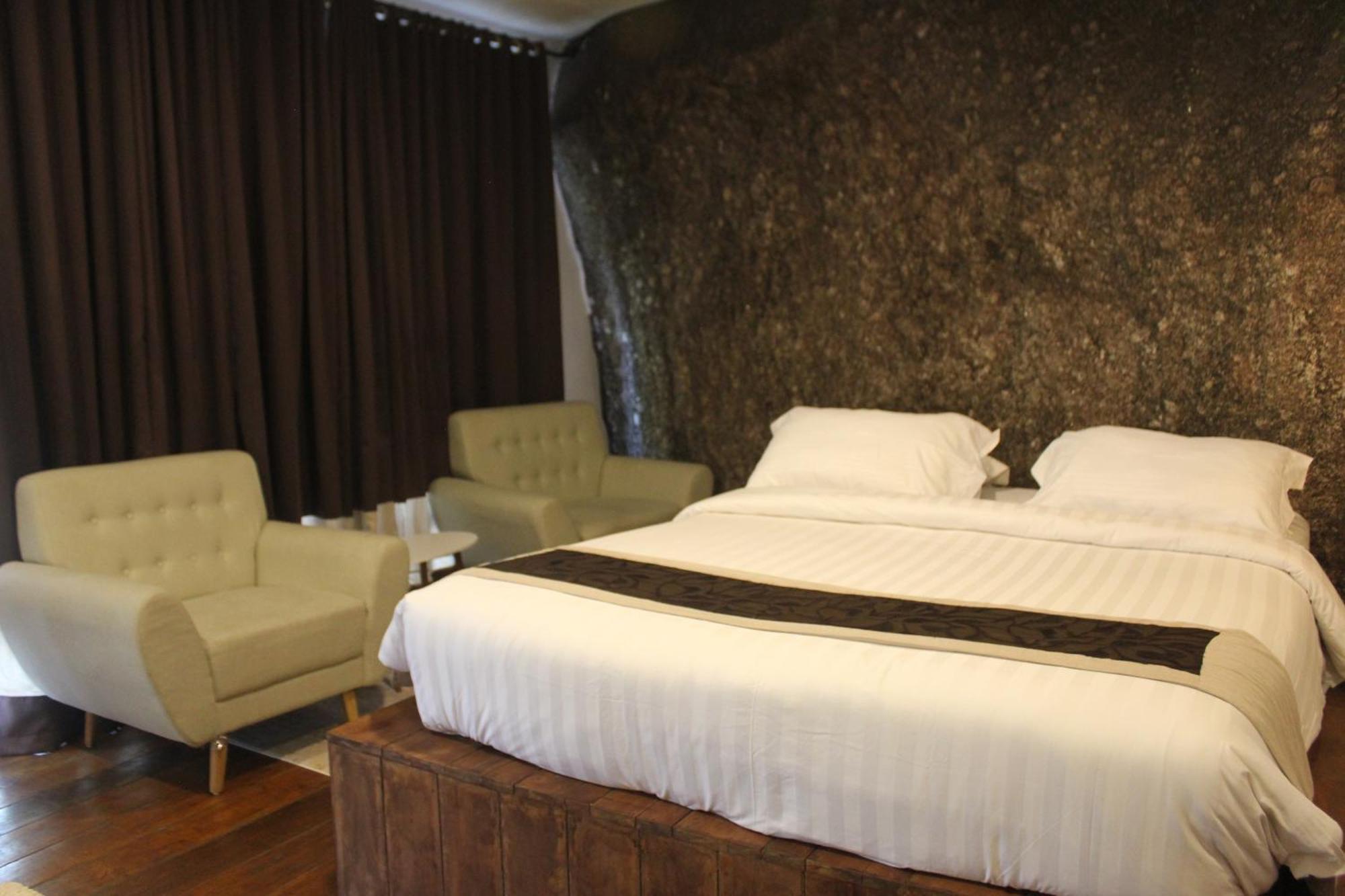 Natuna Dive Resort Ranai Exterior foto